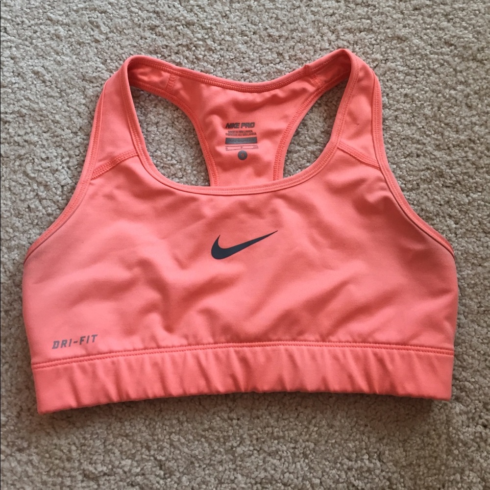 Neon orange/salmon Nike sports bra🏃‍♀️